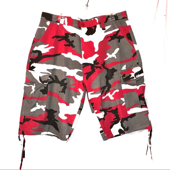 red camo cargo shorts